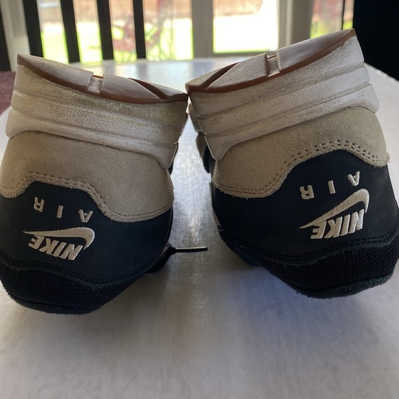 NIKE Air Max 1 Men’s Black/ LightBone AH8145-009-Sneakers Size 10 - Picture 8 of 9